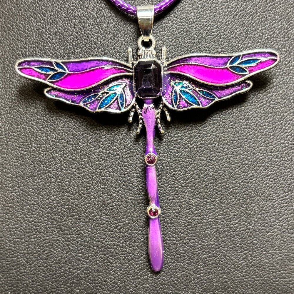 🌈 sale! 🌈 NEW Purple & pink enamel dragonfly necklace w purple woven neck cord